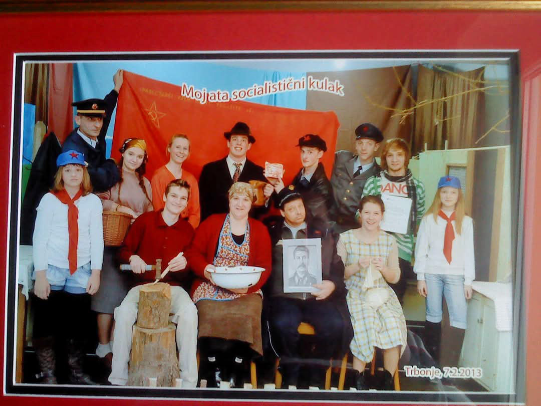 Iz modre uniforme na odrske deske