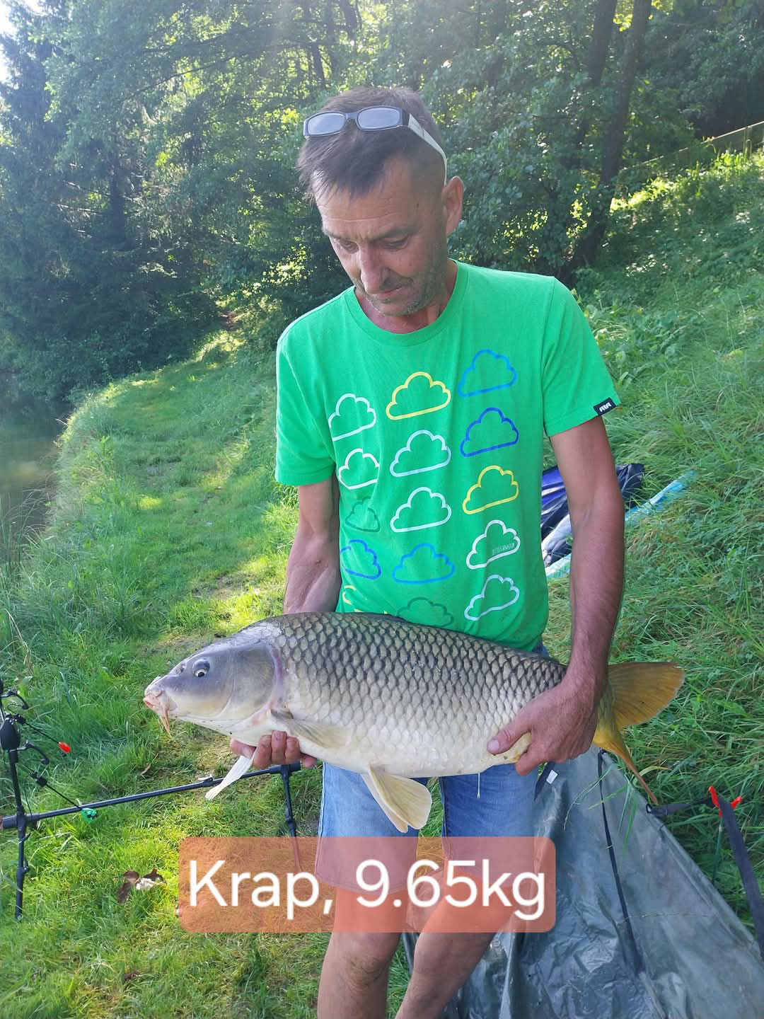 Iz modre uniforme na odrske deske